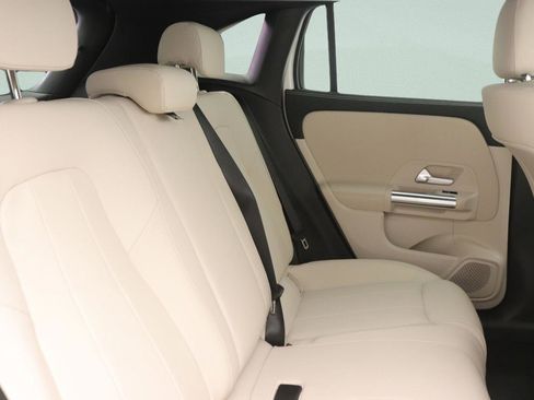 New 2026 Mercedes-Benz GLA 250 image 8