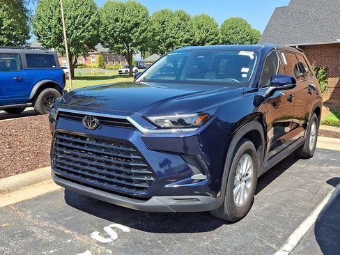 Used 2024 Toyota Grand Highlander FWD image 1