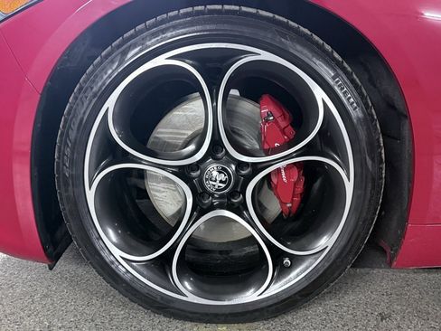 Used 2022 Alfa Romeo Giulia Veloce image 17