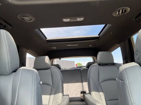 Used 2023 Buick Enclave Essence w/ Experience Buick Package AWD/4WD image 21