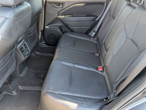 Used 2025 Subaru Forester Limited AWD/4WD image 35