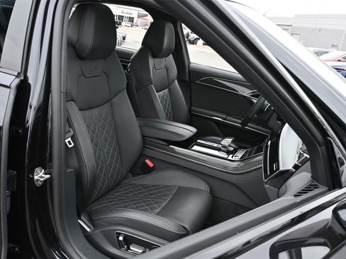 Used 2024 Audi S8 image 23