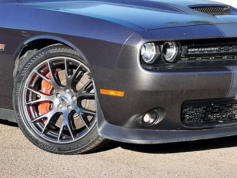 Used 2016 Dodge Challenger SRT w/ Technology Group image 4