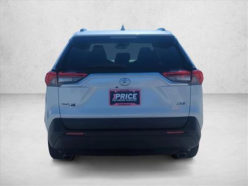 Used 2021 Toyota RAV4 XLE Premium image 6