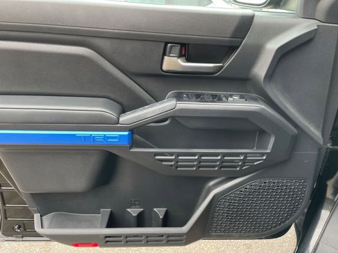 Used 2025 Toyota Tacoma TRD Off-Road image 18