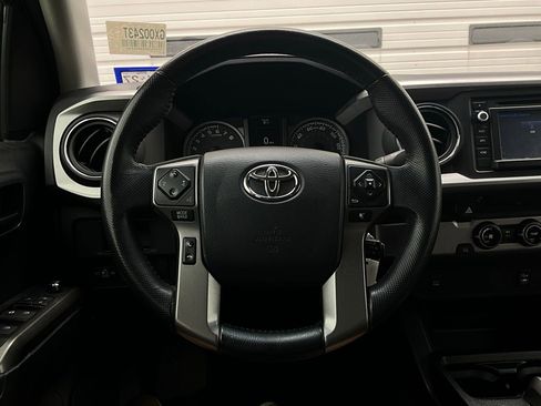 Used 2016 Toyota Tacoma SR5 w/ Towing Package image 31