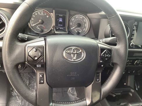 Used 2023 Toyota Tacoma TRD Off-Road image 15