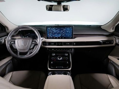 Used 2023 Lincoln Nautilus Reserve w/ Equipment Group 202A image 11