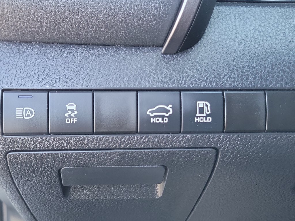 Used 2023 Toyota Camry SE w/ Convenience Package FWD image 15