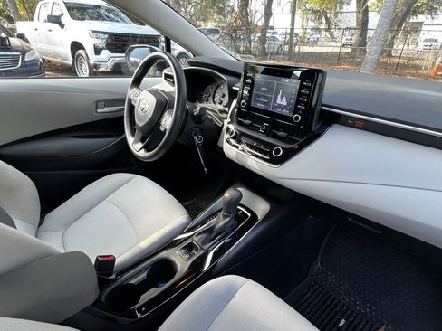 Used 2020 Toyota Corolla L image 46
