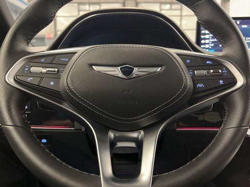 Used 2025 Genesis GV70 3.5T Sport image 15