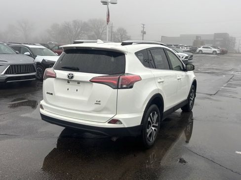 Used 2016 Toyota RAV4 LE image 5