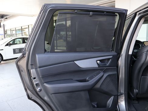 Used 2023 Acura MDX w/ Technology Package FWD image 16
