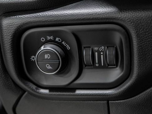 Used 2020 RAM 3500 Laramie w/ Night Edition image 28