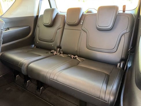 Used 2025 Nissan Armada SV AWD/4WD image 31