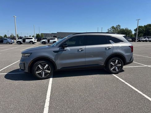 Used 2022 Kia Sorento S w/ Panoramic Sunroof Package FWD image 13