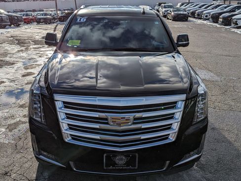 Used 2016 Cadillac Escalade Platinum image 3