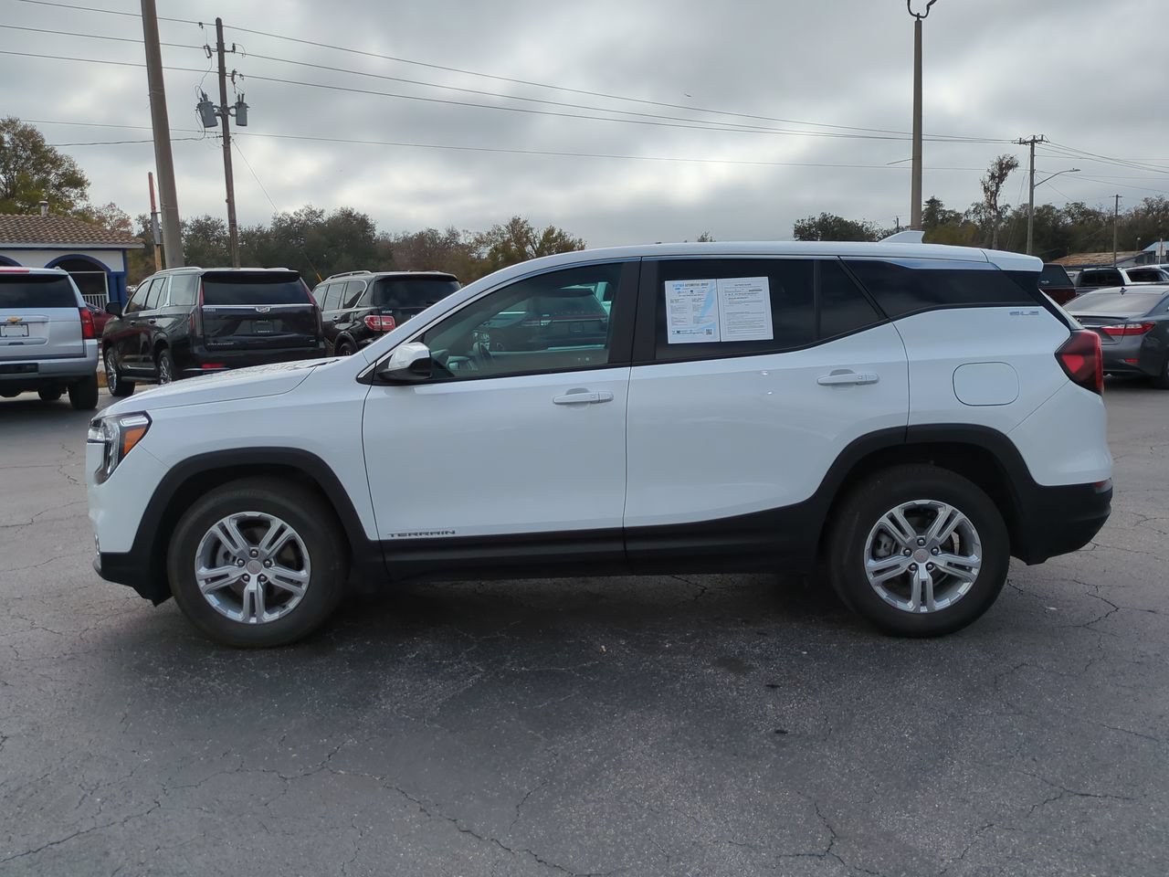 Used 2024 GMC Terrain SLE AWD/4WD image 7