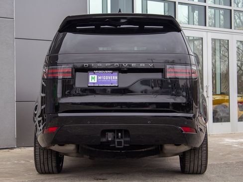 Used 2024 Land Rover Discovery Dynamic SE image 9