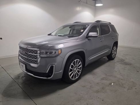 Used 2023 GMC Acadia Denali w/ Denali Technology Package AWD/4WD image 3