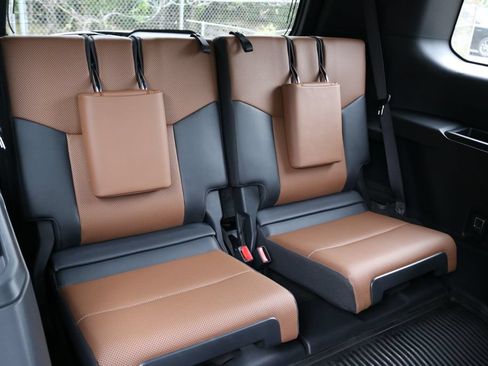 Used 2025 Lexus GX 550 w/ Cold Area Package AWD/4WD image 20