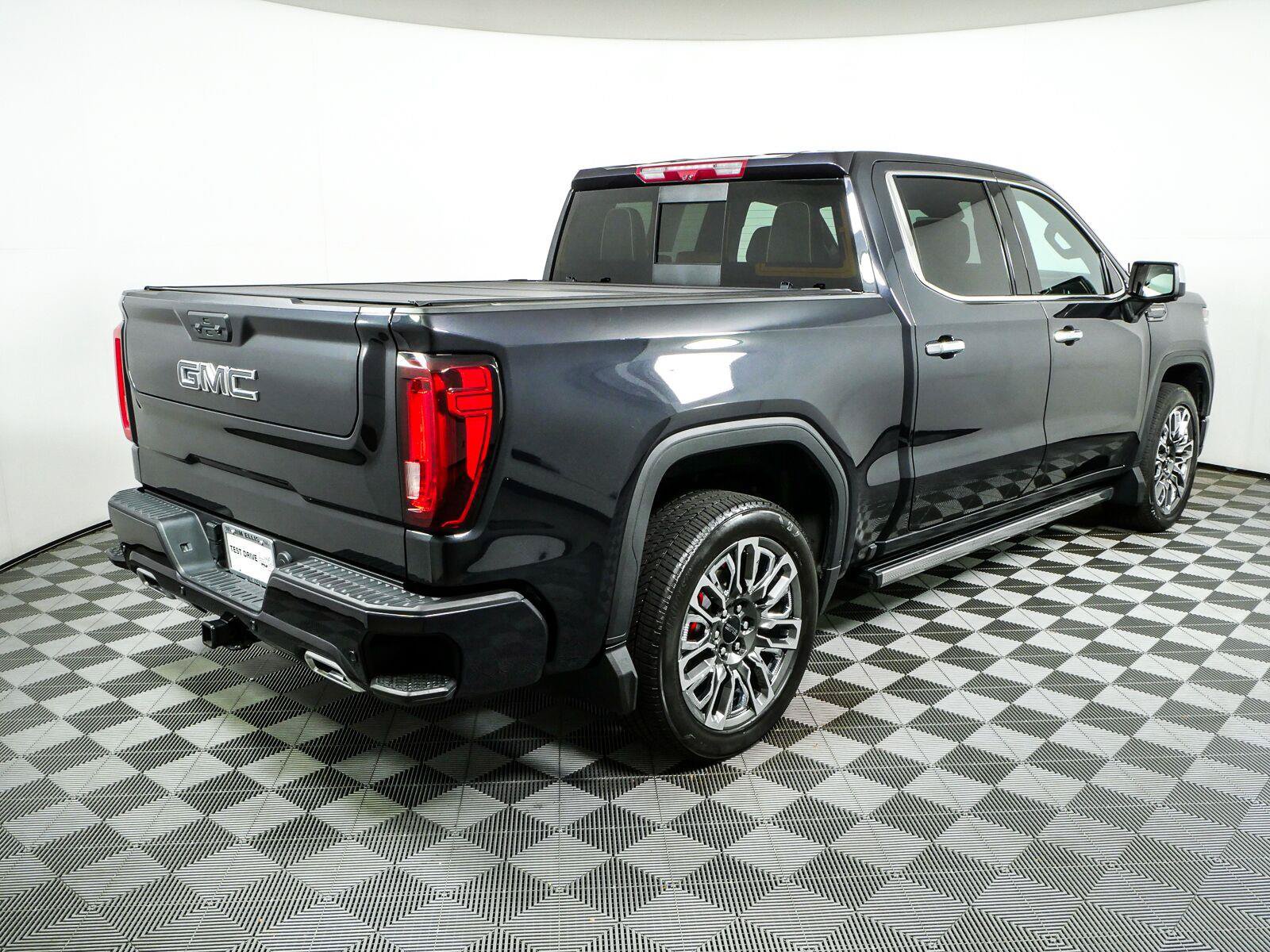 Used 2024 GMC Sierra 1500 Denali Ultimate AWD/4WD image 3