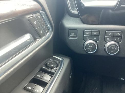 New 2026 GMC Sierra 2500 SLT w/ SLT Premium Package AWD/4WD image 32