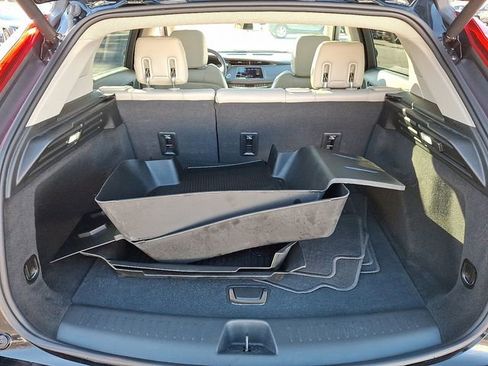 Used 2023 Cadillac XT4 Luxury w/ Cold Weather Package image 33