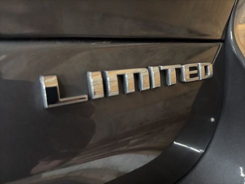 Used 2023 Jeep Grand Cherokee L Limited w/ Luxury Tech Group II image 23