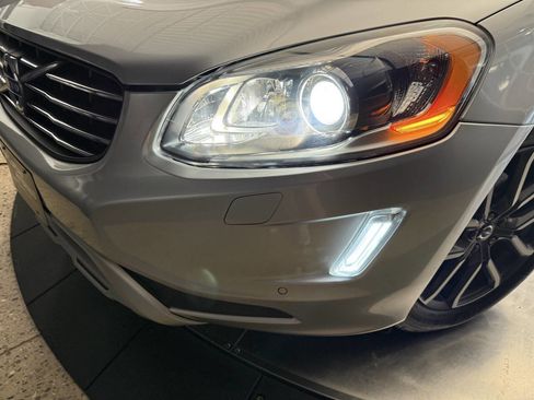 Used 2017 Volvo XC60 T6 Dynamic w/ Preferred Option Package image 11