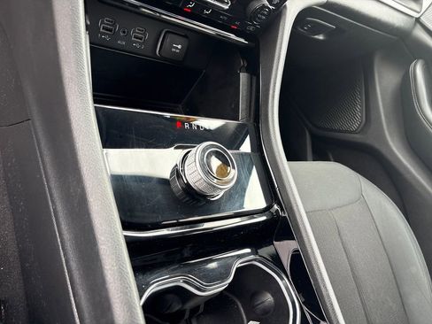 Used 2023 Jeep Grand Cherokee Laredo RWD image 19
