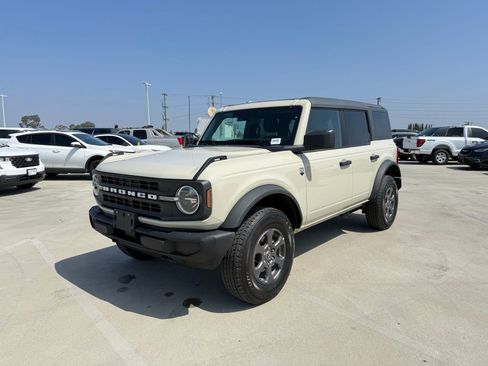 Used 2025 Ford Bronco Big Bend AWD/4WD image 1