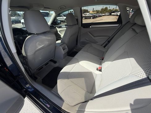 Used 2013 Volkswagen Passat 2.5 S image 10