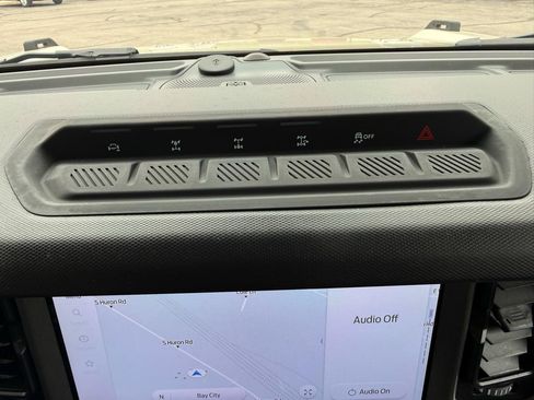 Used 2025 Ford Bronco Badlands AWD/4WD image 19