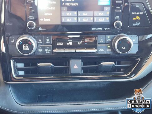 Used 2021 Toyota Highlander XLE FWD image 20