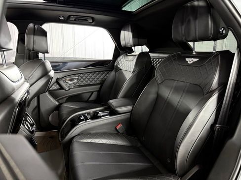 Used 2017 Bentley Bentayga AWD/4WD image 20