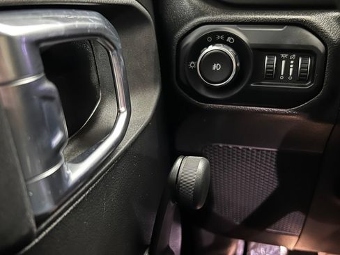 Used 2022 Jeep Wrangler Unlimited Sport AWD/4WD image 19