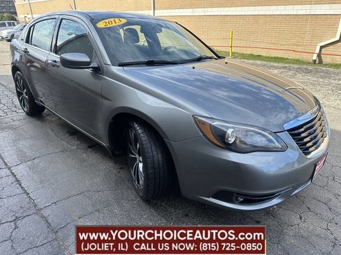 Used 2013 Chrysler 200 Touring w/ S Exterior Appearance Pkg image 7