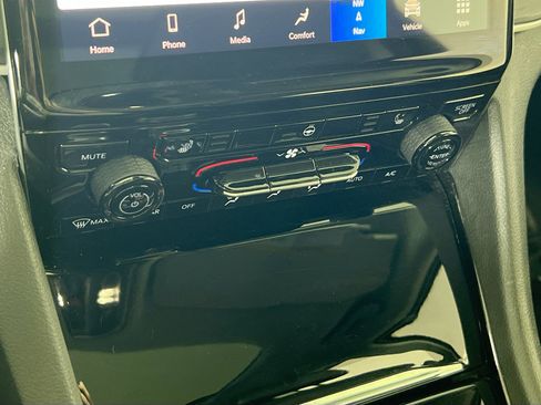 Used 2022 Jeep Grand Cherokee Limited image 16