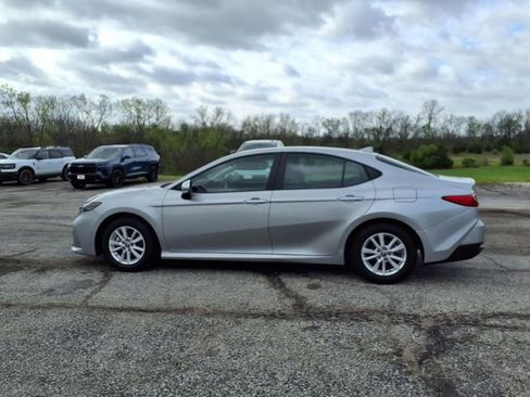 Used 2025 Toyota Camry LE FWD image 28