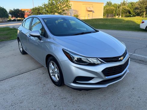 Used 2017 Chevrolet Cruze LT w/ Convenience Package FWD image 24
