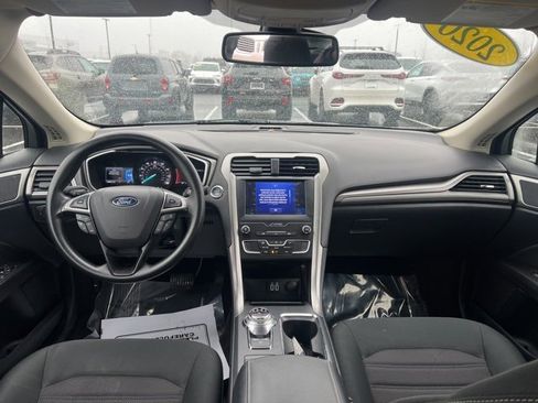 Used 2020 Ford Fusion SE image 17