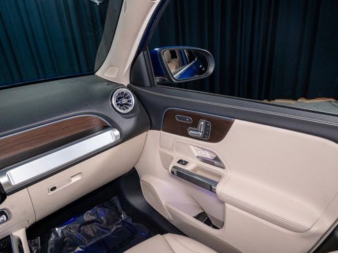Certified 2025 Mercedes-Benz GLB 250 image 22