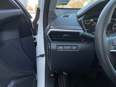 Used 2025 Nissan Altima 2.5 SV image 23