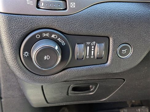 Certified 2020 Jeep Cherokee Limited image 13