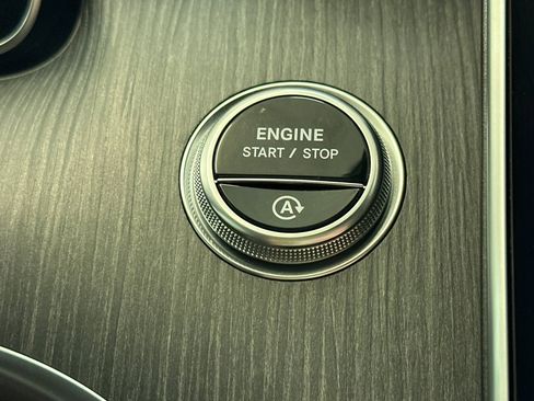 Used 2022 Mercedes-Benz C 300 Sedan image 33