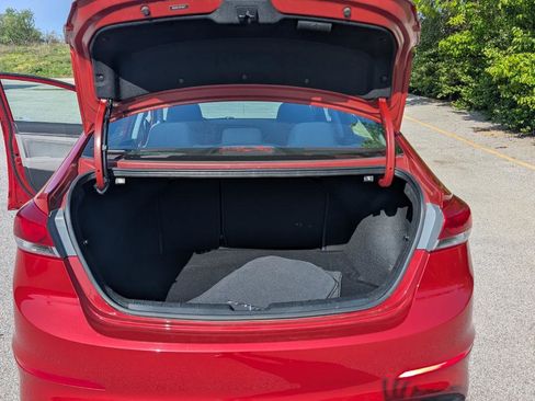 Used 2017 Hyundai Elantra SE FWD image 7