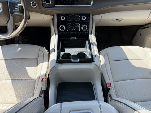 Used 2023 GMC Yukon Denali AWD/4WD image 29