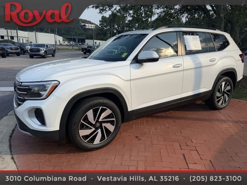 Certified 2026 Volkswagen Atlas SE w/ Panoramic Sunroof Package FWD image 1