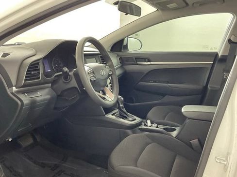Used 2019 Hyundai Elantra SE w/ Cargo Package FWD image 14